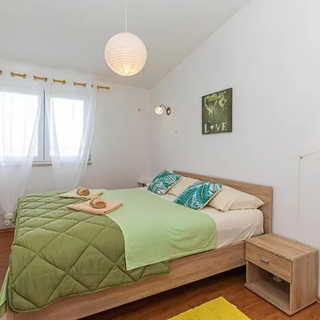 Holiday home Lovely In Kastel Kambelovac With Sauna *