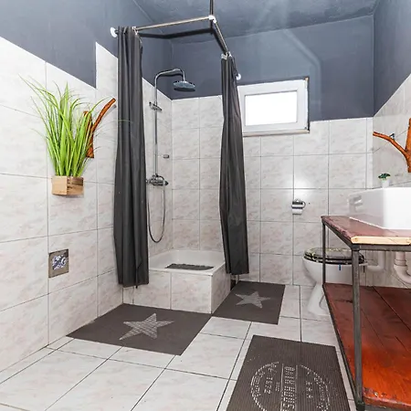 Holiday home Lovely In Kastel Kambelovac With Sauna Kastela