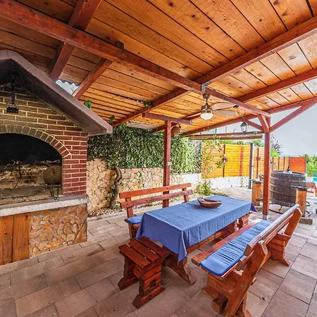 Lovely In Kastel Kambelovac With Sauna Kastela